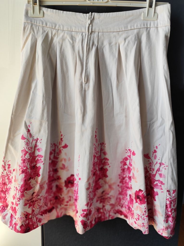 Bawełniana spódnica w kwiaty