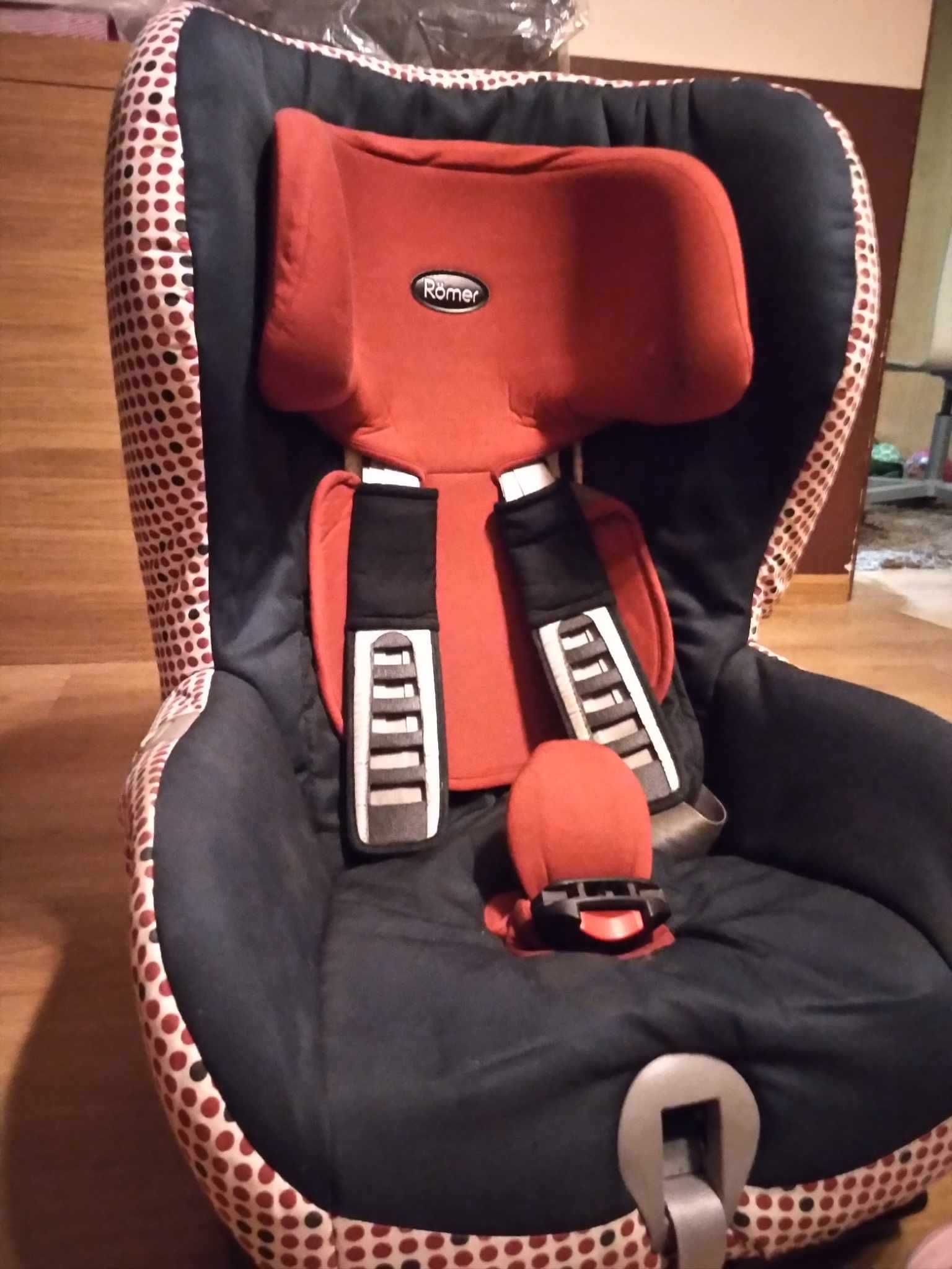 Fotelik britax & romer 9-18 kg magic dots isofix