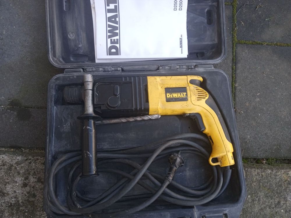 Młotowiertarka Dewalt D25003