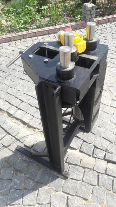 Трубогиб профилегиб електрический