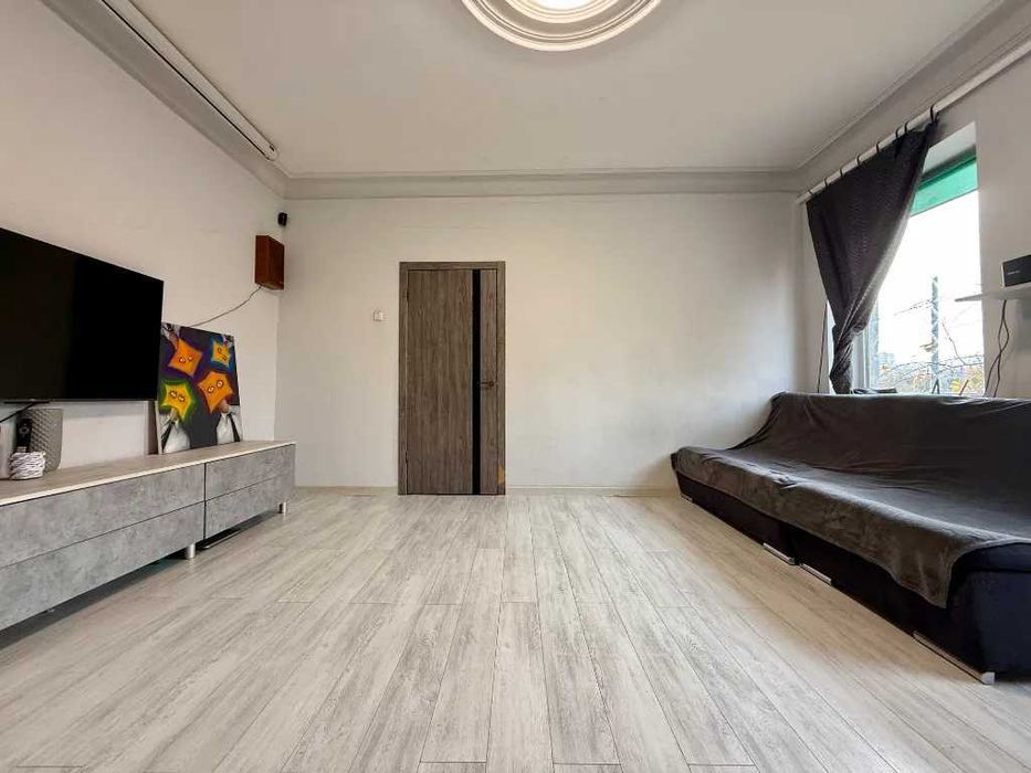 Продаж будинку 4к Олександра Поля (верх)
Леоніда Стромцова вул. 25/2