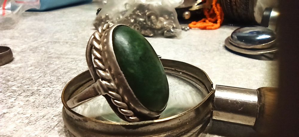 Pierścionek PRL ze srebra z nafrytem