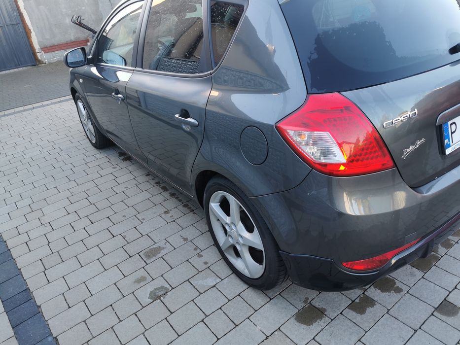 Kia ceed 2009 1.6 crdi 90km