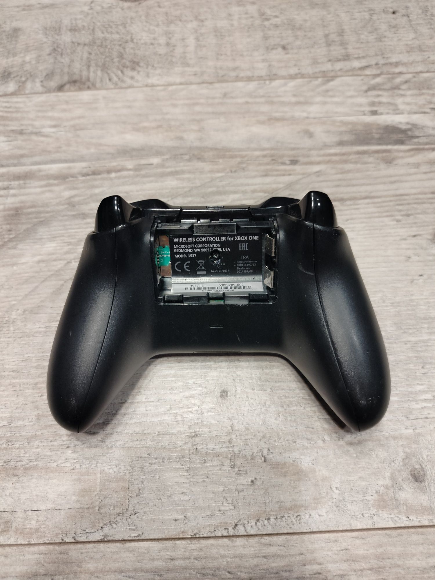 Pad bezprzewodowy Xbox one uszkodzony