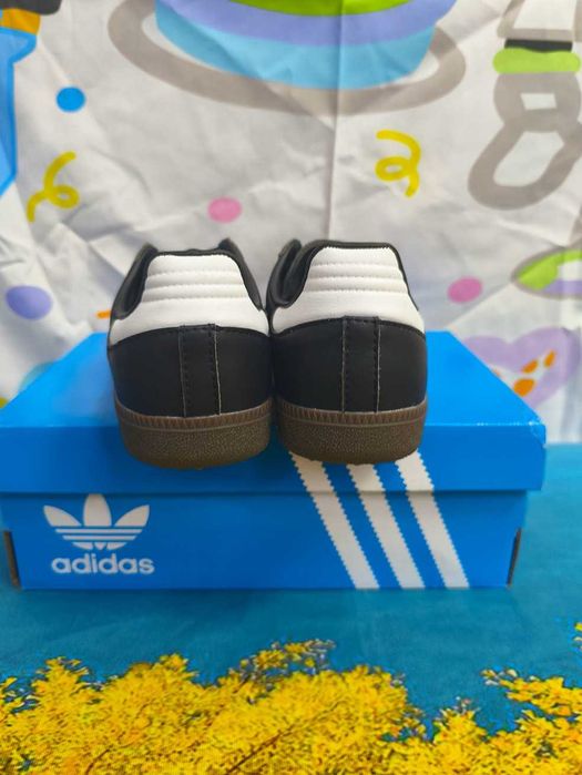 Adidas, biało-czarne trampki, rozmiar 39