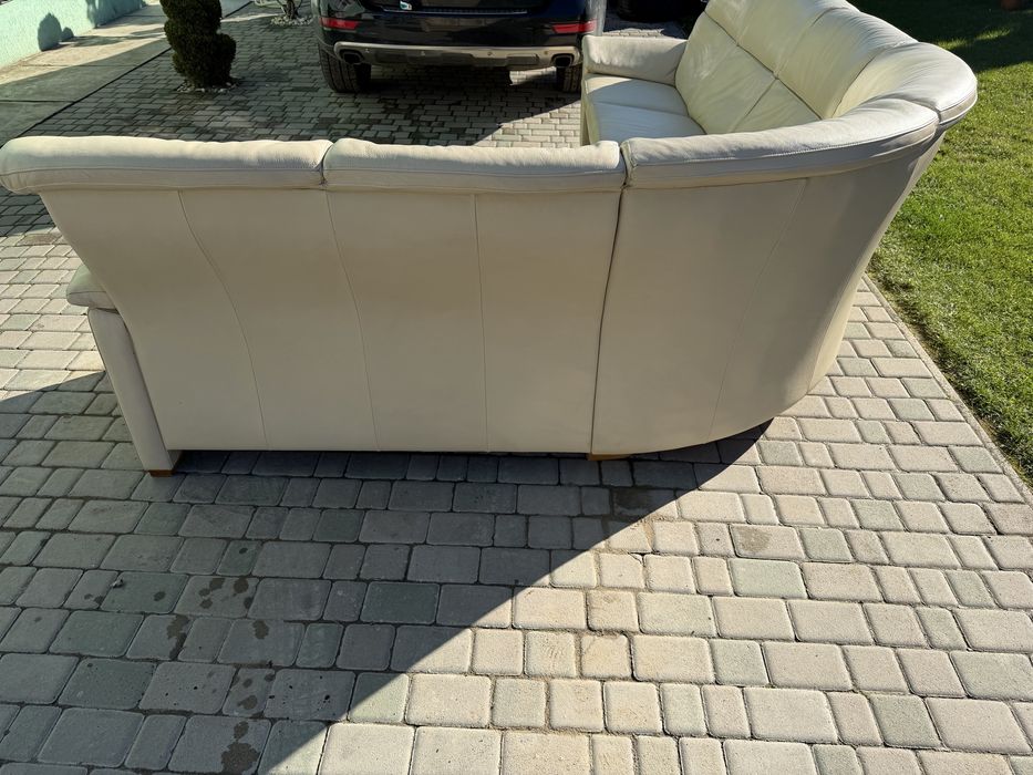 Шкіряний уголок ідеальний стан