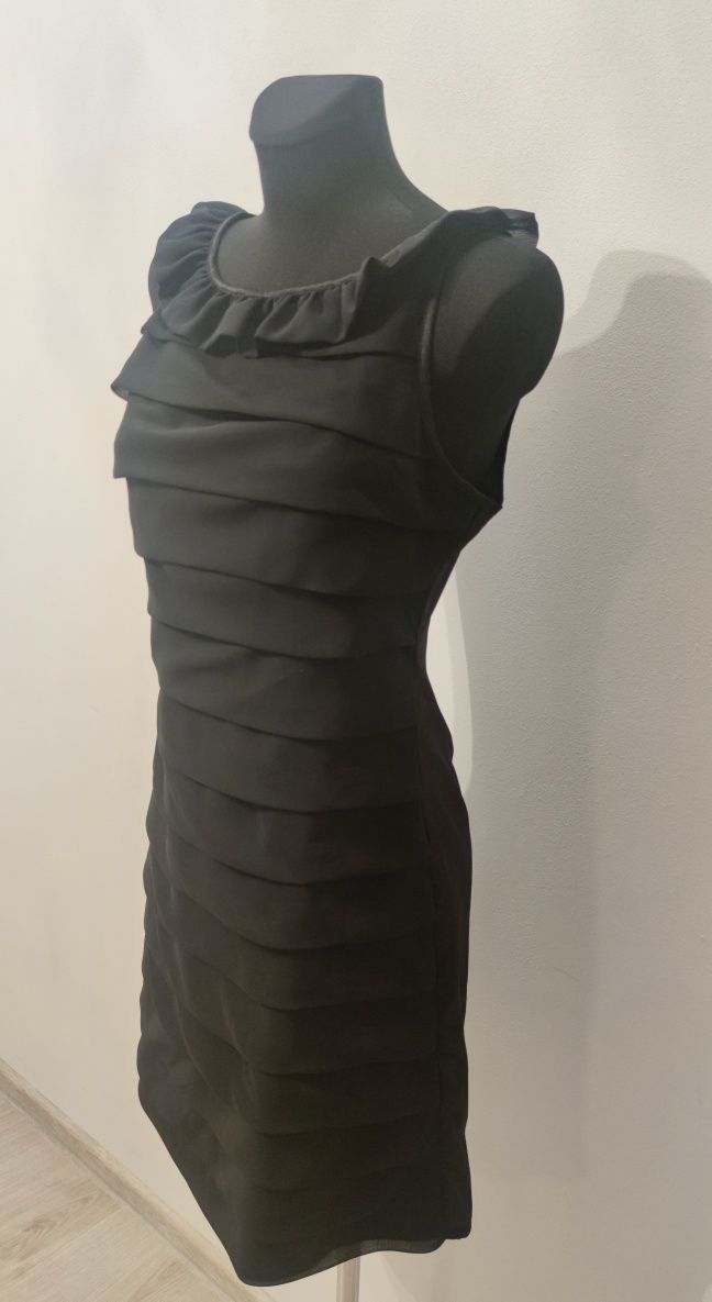 Sukienka czarna elegancka