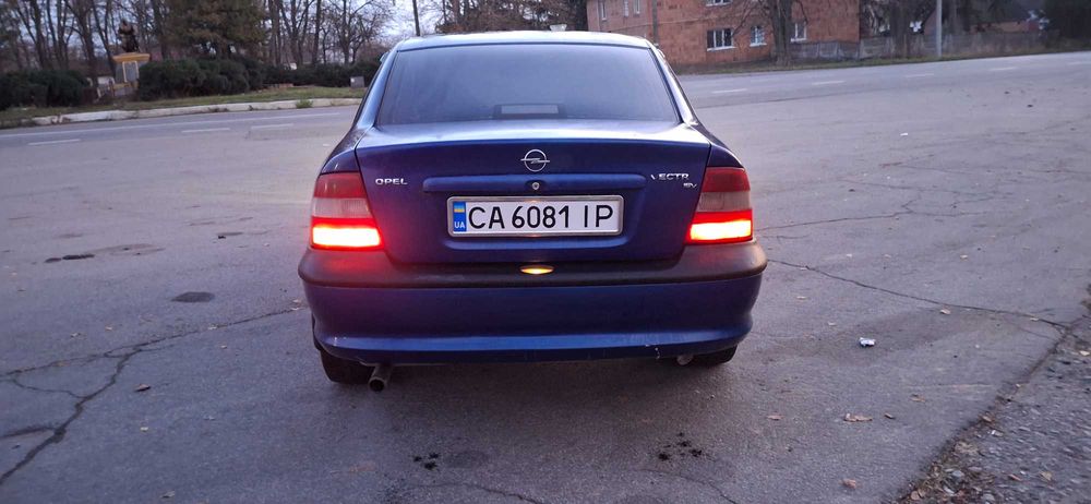 Оpel Vectra 1.8 L