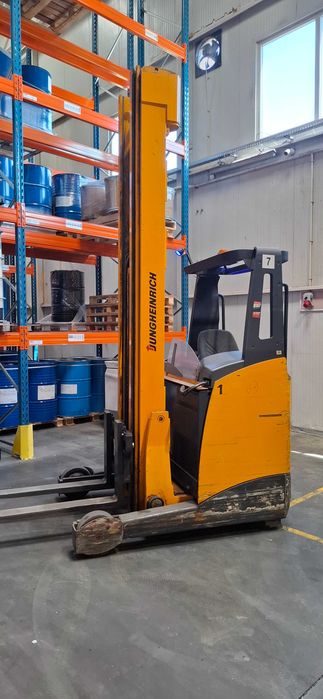 Wózek wysokiego składowania Jungheinrich ETV 214