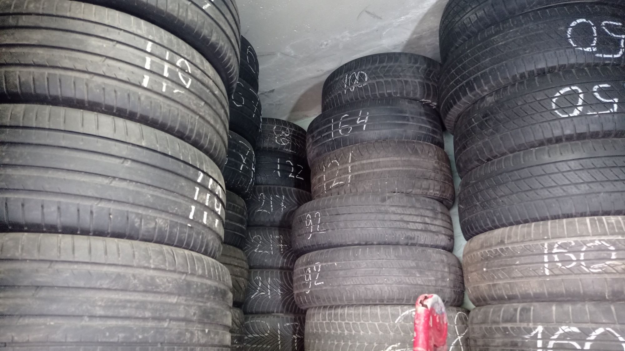 Продам б/у шину отR 14. -R20