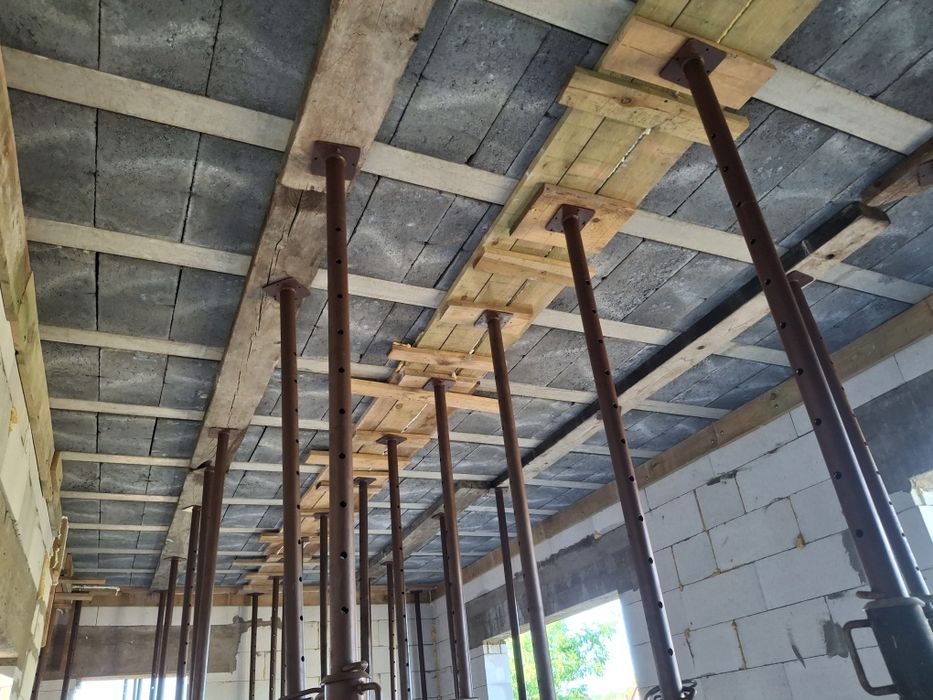 Stemple budowlane 30 gr/ doba