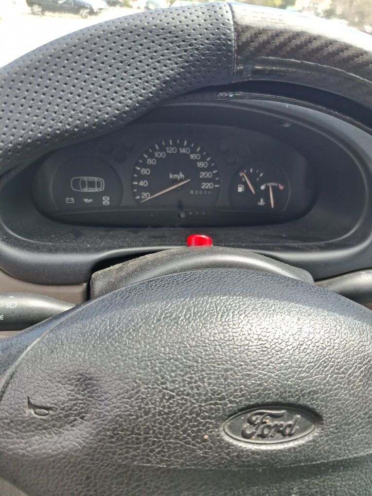 Ford fiesta 1.8 D 5P