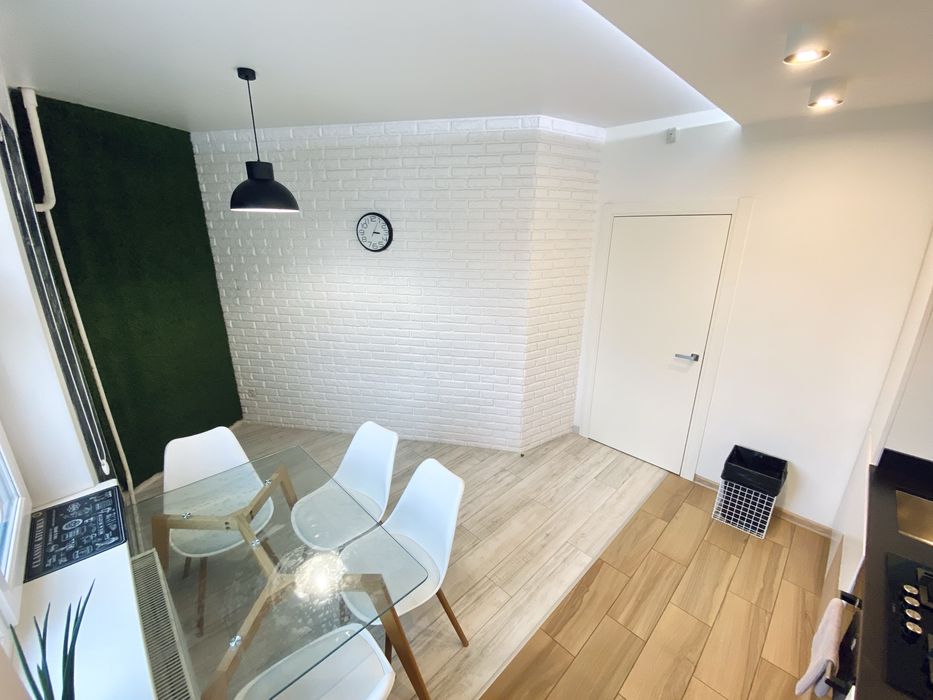 Трикімнатна квартира подобово SKY HOUSE. Безключовий доступ!