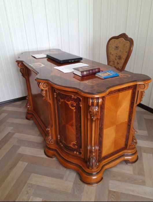 Письмовий стіл, виробництво Румунія, яскравий подарунок