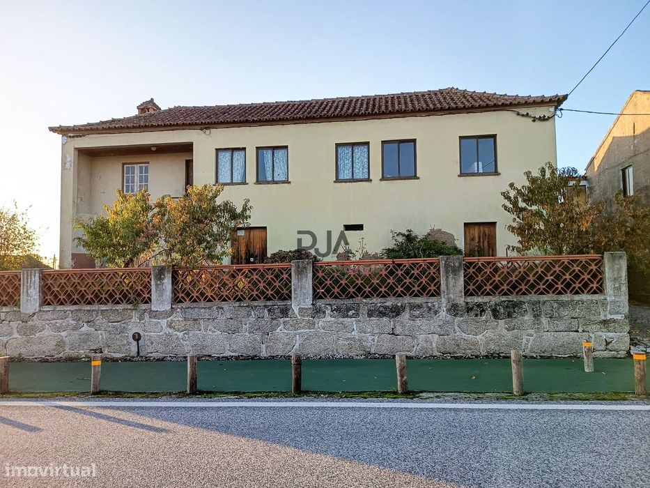 Moradia T3 para recuperar em Lameiras, Santa Comba Dão