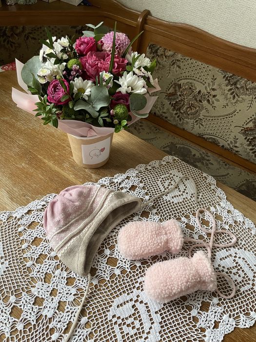 Комплект шапочка и варежки рукавички для новорожденных