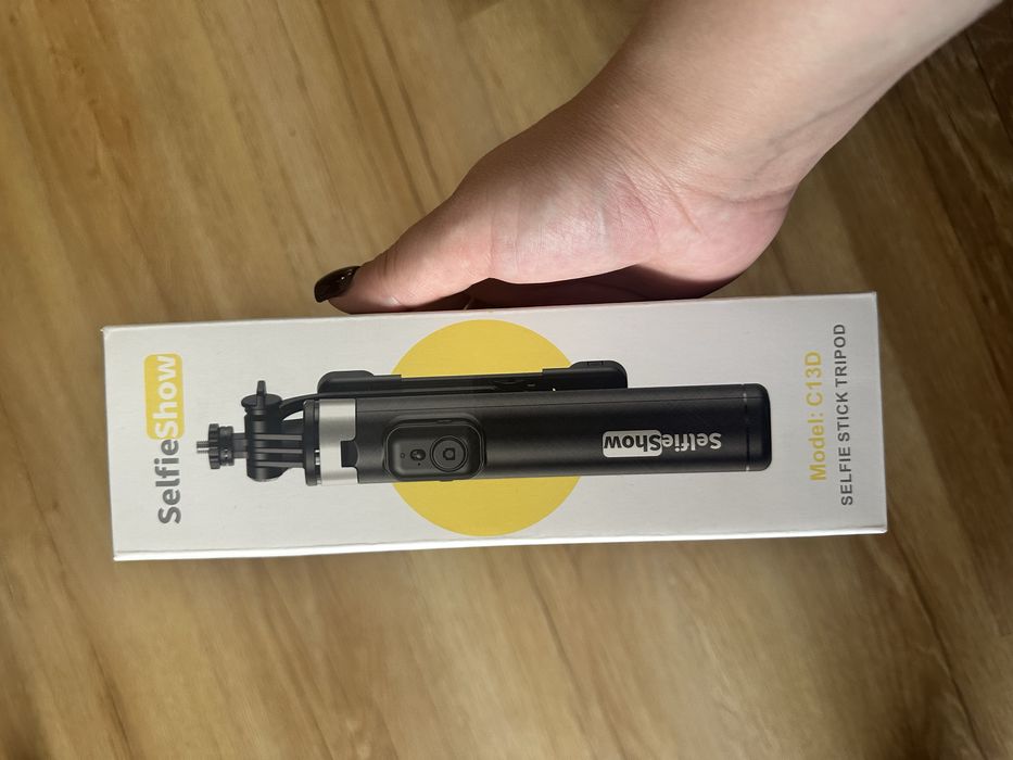 SelfieShow Model: C13D