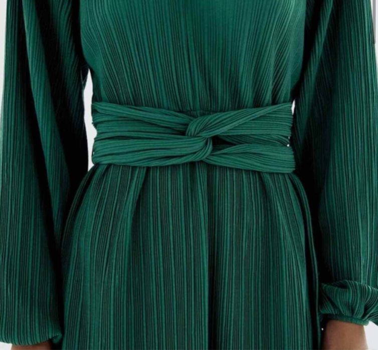 Плаття Zara. Платье зара M. Сукня смарагдова