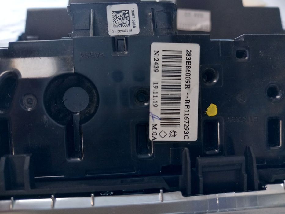 Interruptor dos 4 piscas Renault Captur II