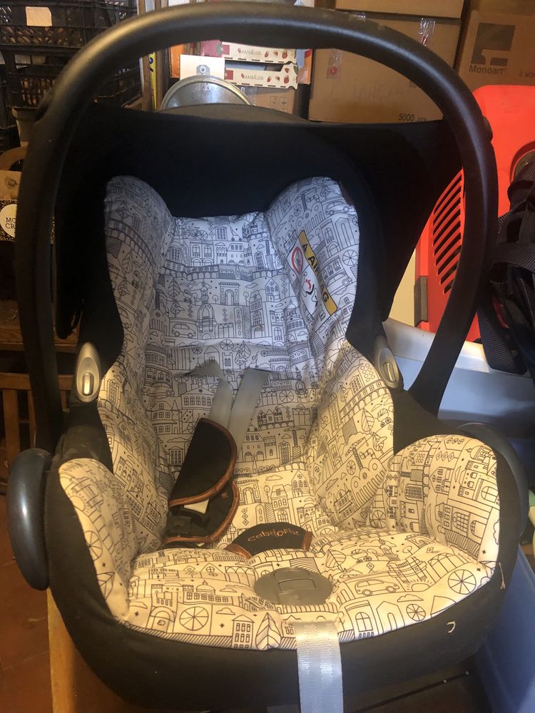 Carrinho de passeio + ovo marca confort