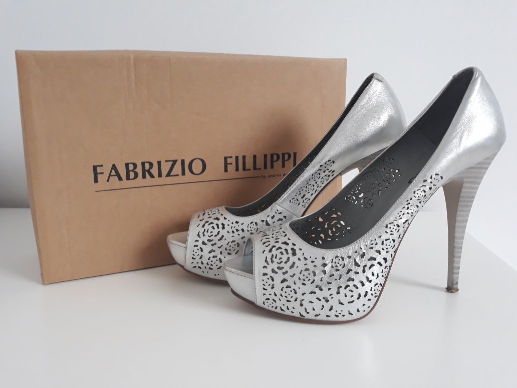 Buty szpilki Fabrizio Fillippi, peep toe, ażurowe, czółenka srebrne 37