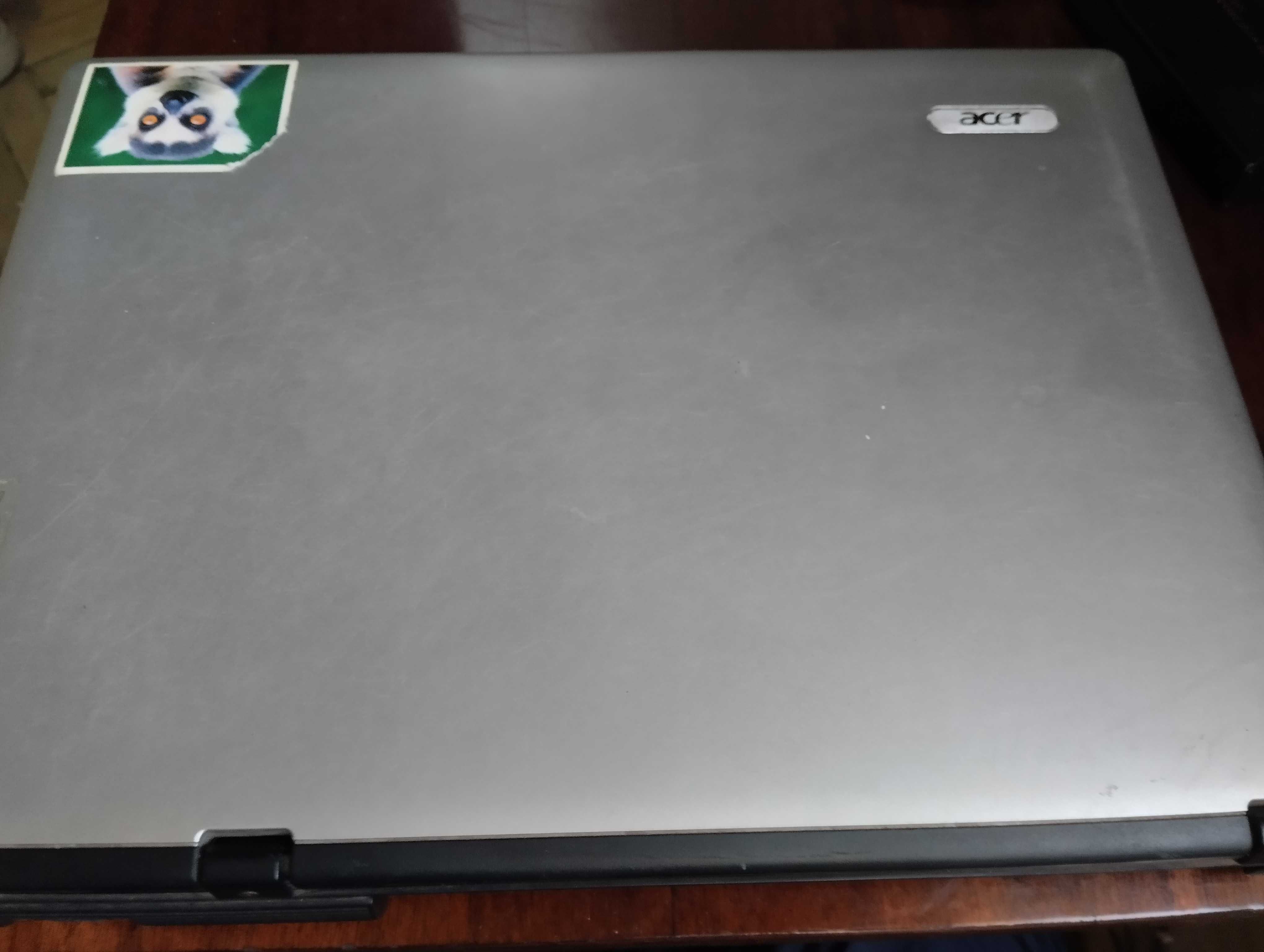 Ноутбук Acer 3000 робочій 330г