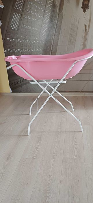 Wanna ze stelażem dla niemowlaka