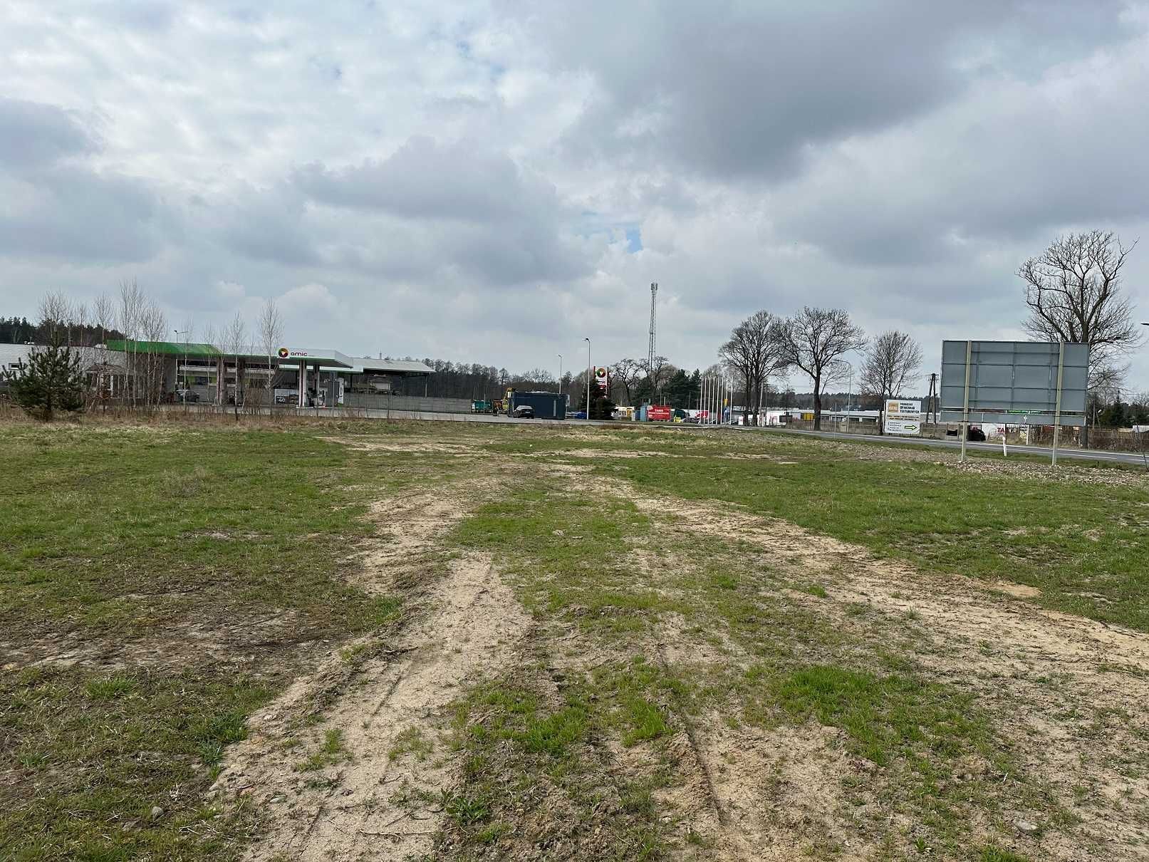 Sprzedam działkę 4021 m2 przy trasie Łódź Wrocław wydana WZ