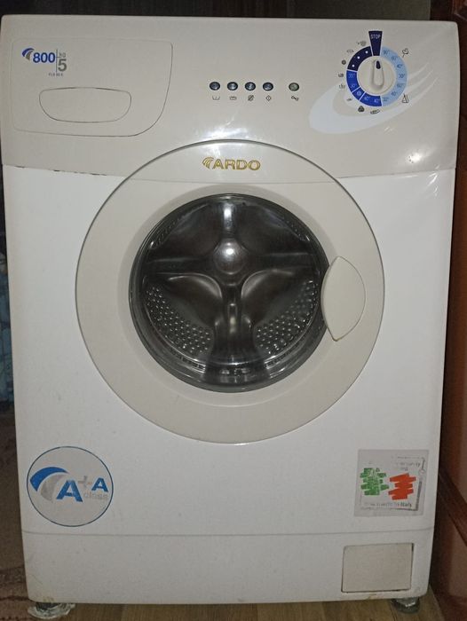 Стиральная машина ARDO 700грн(5 кг, 800 об/мин).
