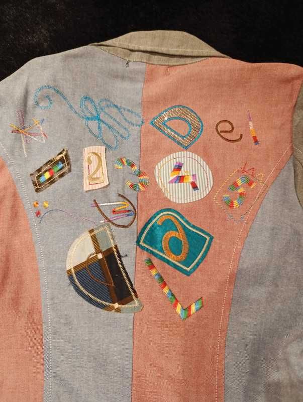 Blazer estilo Desigual