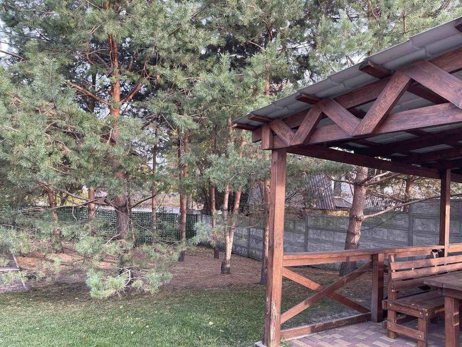 Без % сдаётся 2к дом  для семьи до 4 человек.