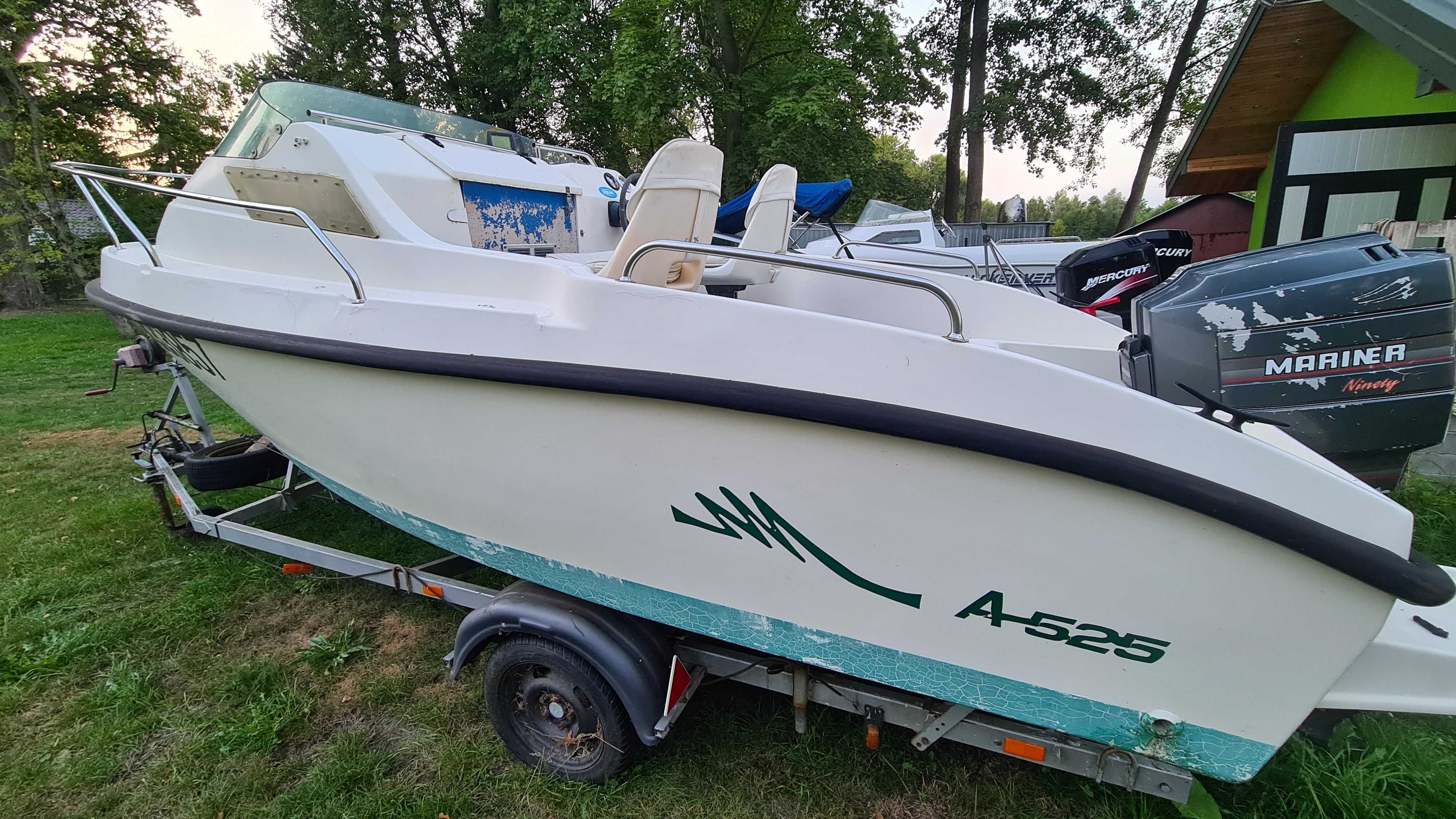 Łódź kabinowa Clear Liner 525 Cabin Mariner 90