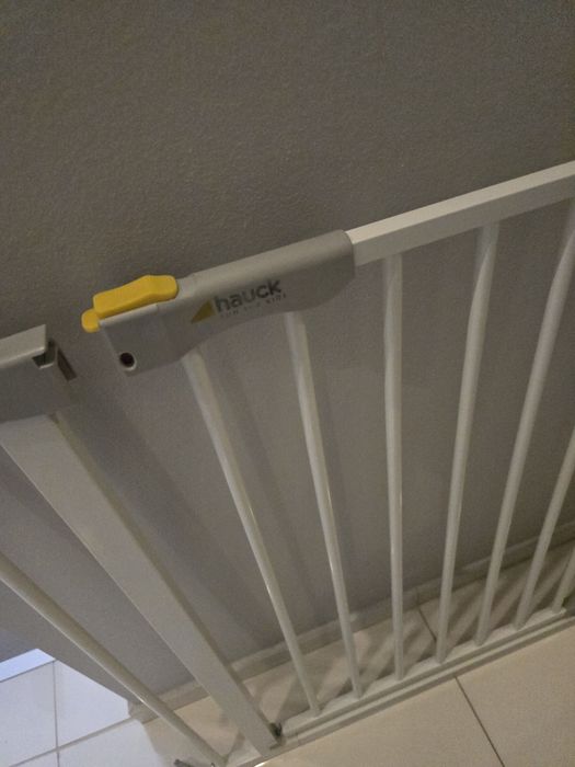 Bramka zabezpieczającą na schody Hauck 75-85 cm k