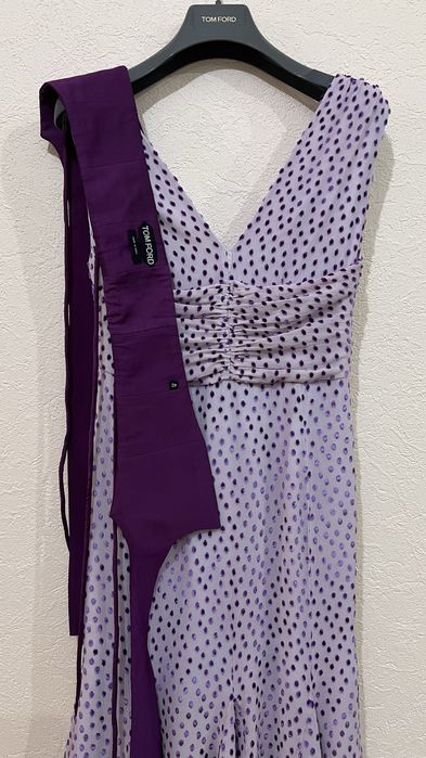 Tom Ford  подиумное платье шелковое платье в фиолетовый горошек с пояс
