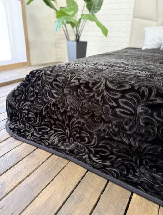Однотонні пледи Cappone. 210x240. 4 кг. В валізці. Різні кольори.