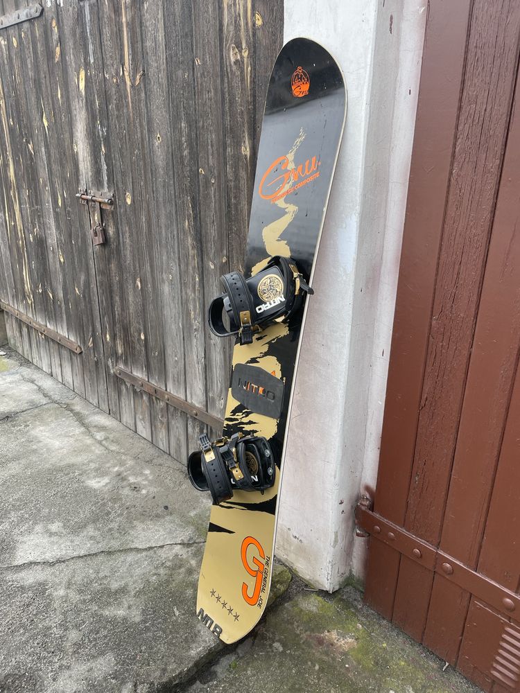 Deska Snowboardowa GNU General „160” z wiązaniami NITRO