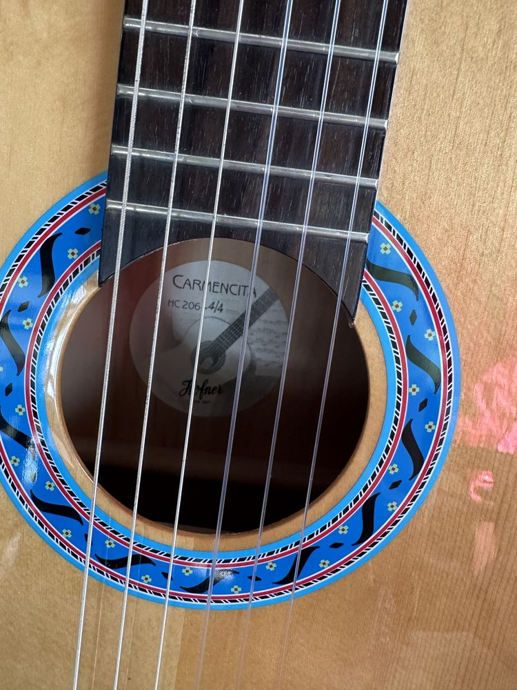 Gitara akustyczna w idealnym stanie