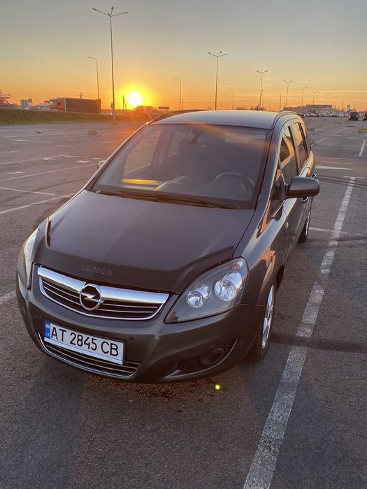 Opel Zafira 2011