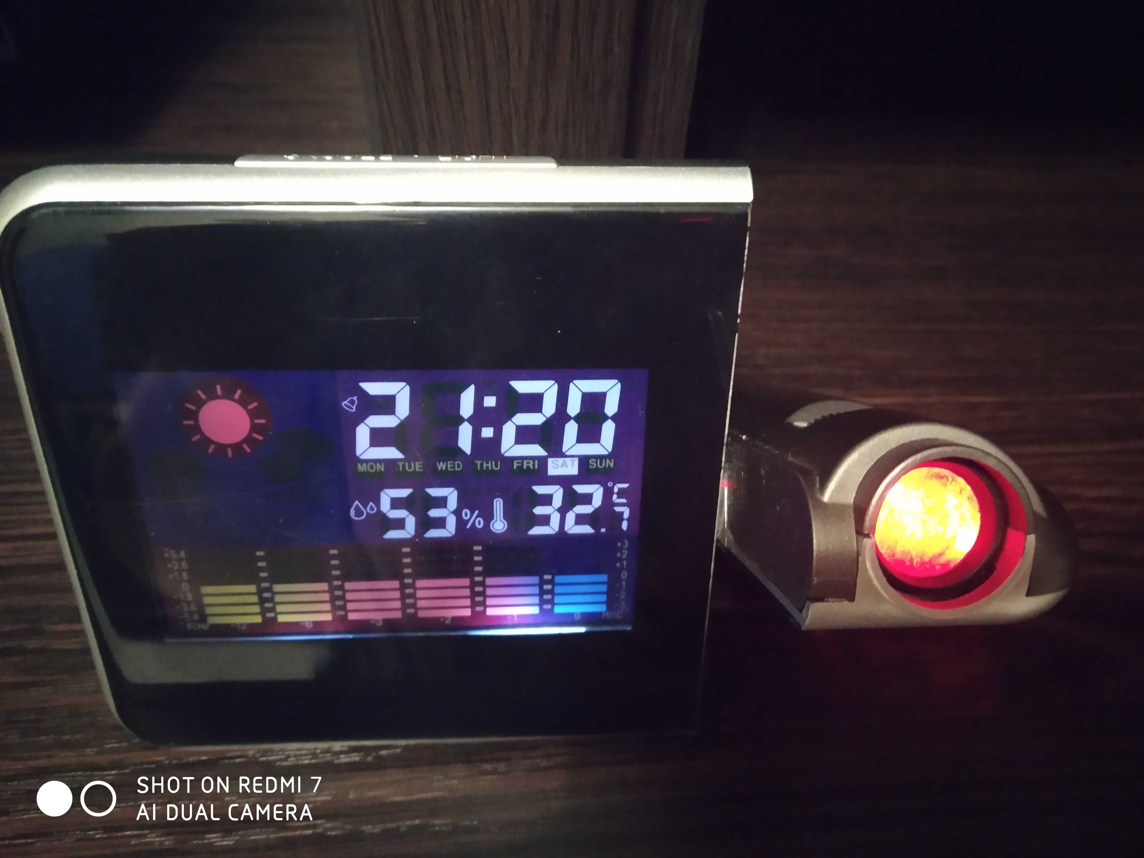 Годинник з проектором Часы Метеостанция  Влагомер с проектором времени