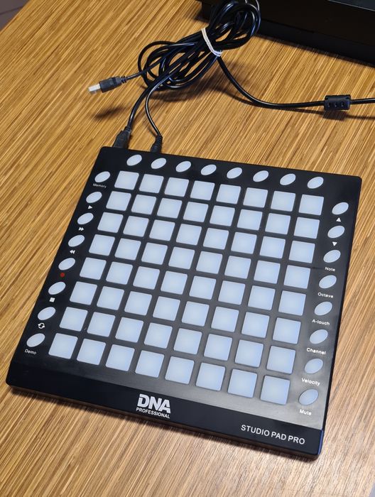 DJ DNA professional STUDIO PAD PRO - kontroler pad MIDI USB KOMIS
