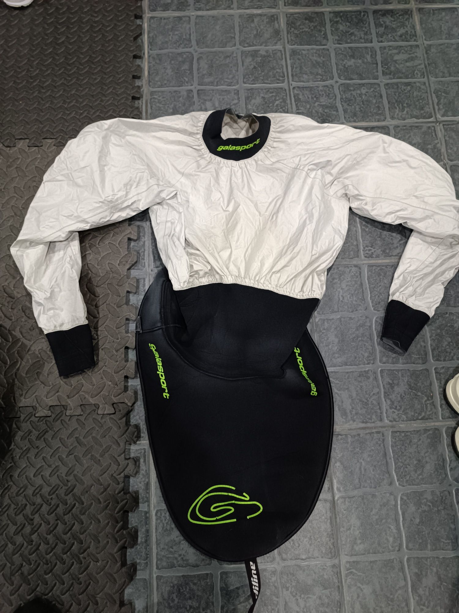 Saiote com impermeável para Kayak slalom