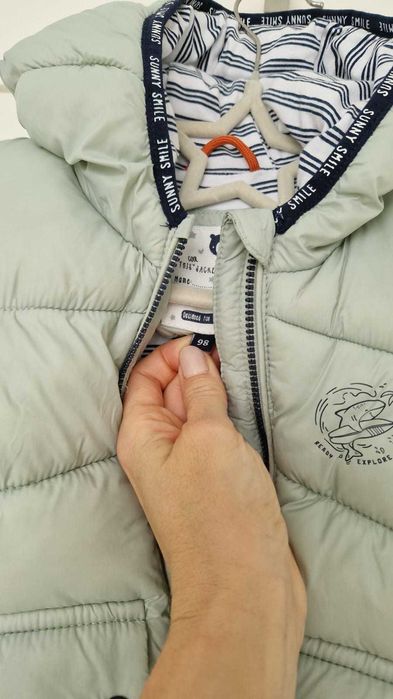 Jak nowa miętowa kamizelka bezrękawnik C&A 98 dla dziecka