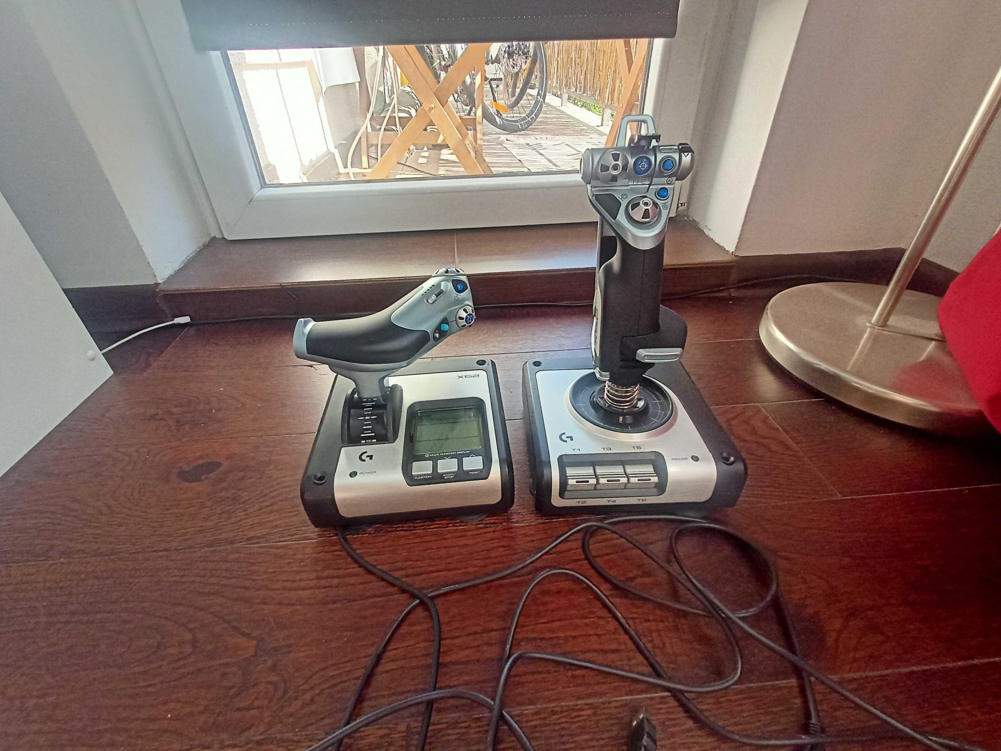 Logitech x52 Hotas