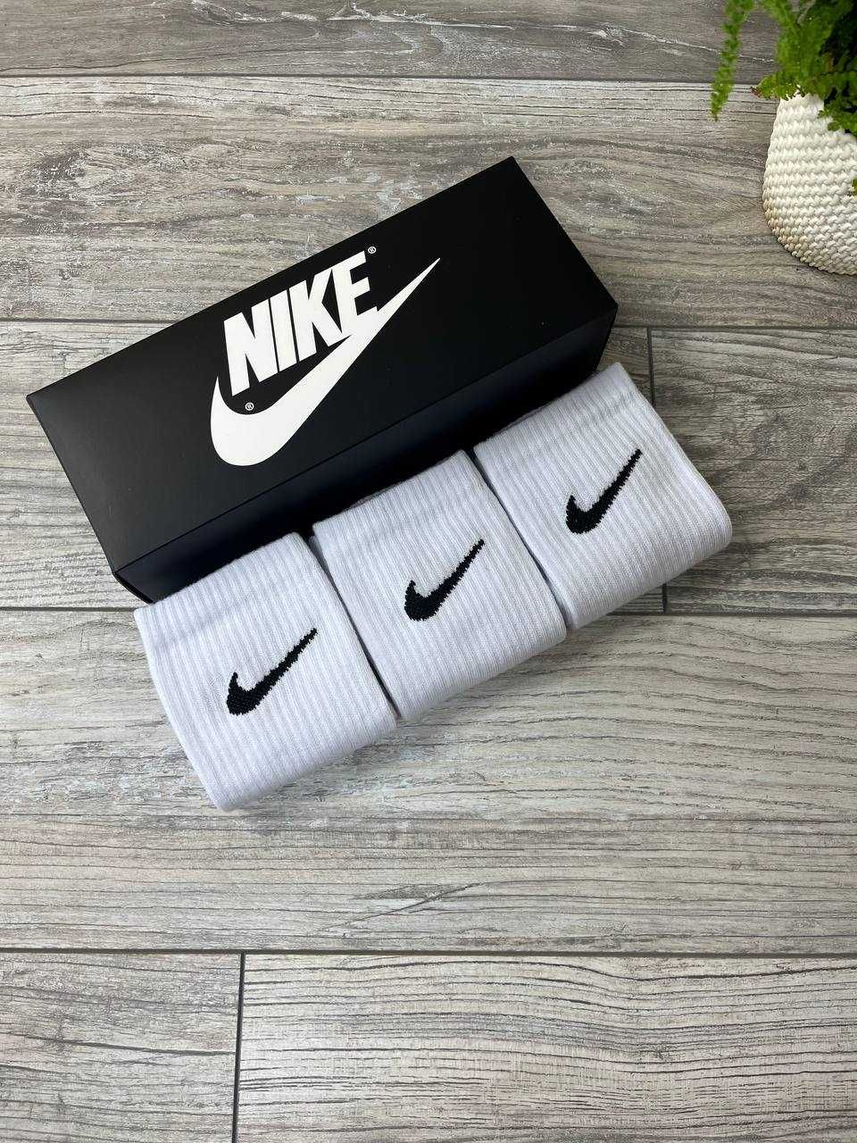 Высокие  Носки Nike 4 пары в коробке/Nike Premium Черные- Белые/Найк