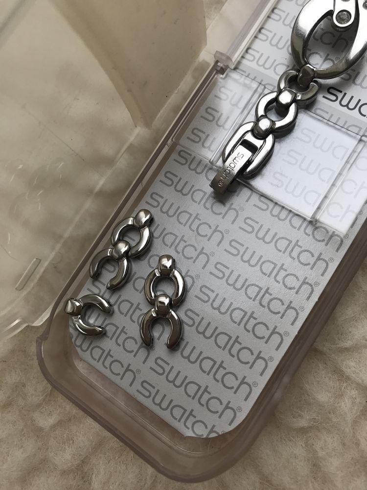 Srebrny zegarek Swatch Swiss cyrkonie, elegancki vintage