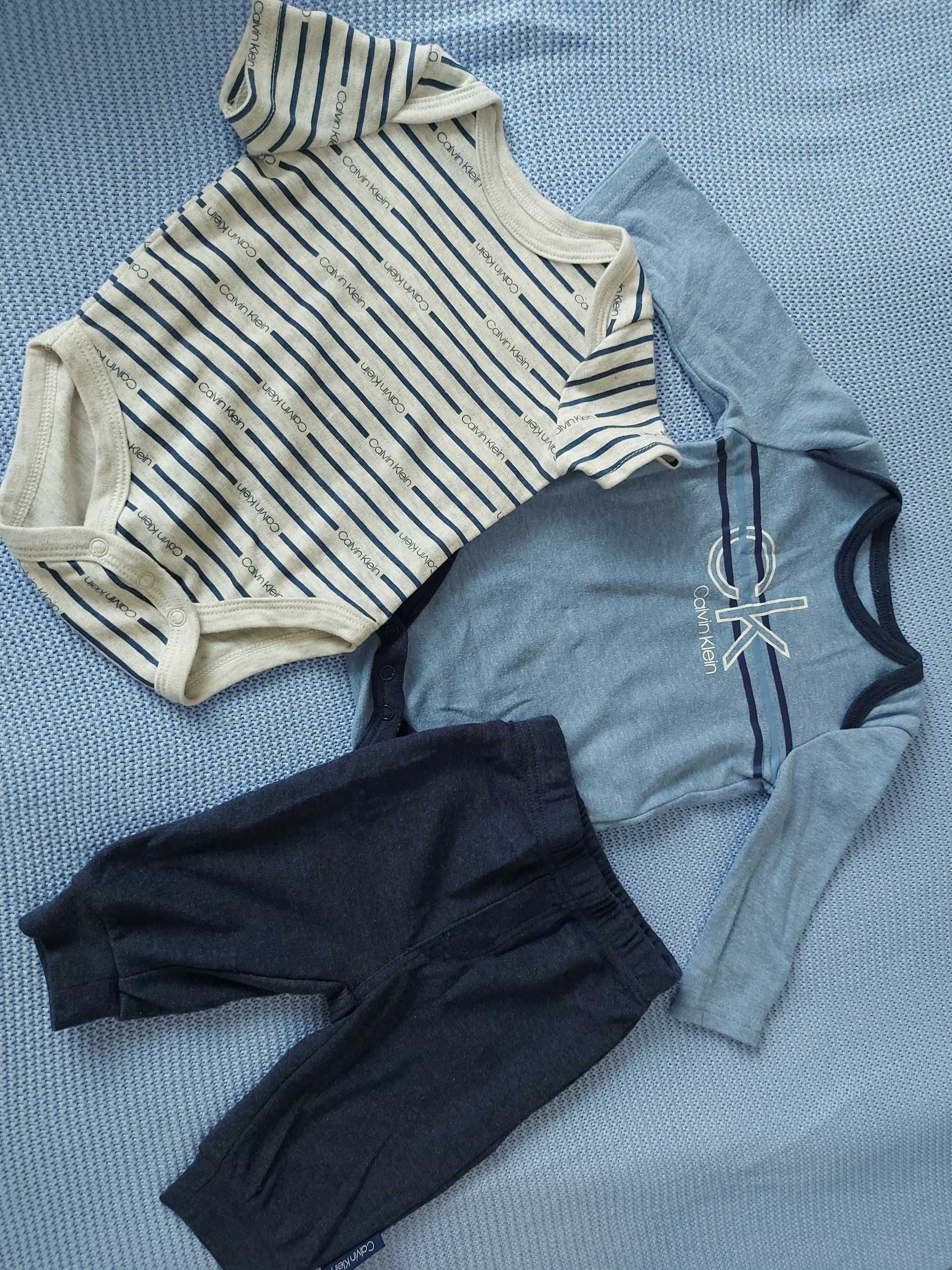 Calvin Klein oryginalny komplet trzyczęściowy ubranek  r.0-3 miesiecy