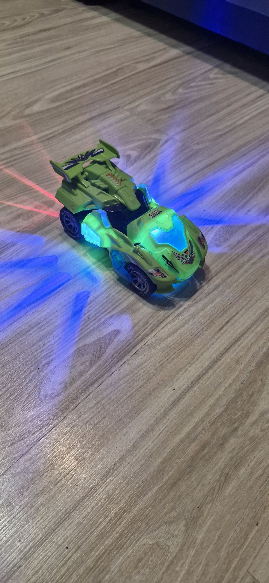 Auto robot dinozaur