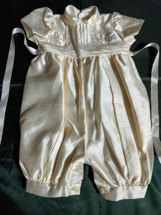 Fato de batizado para bebê