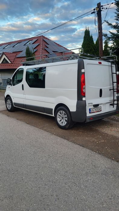 Opel Vivaro 2012 r 6 osobowy oryginalna holenderka 115 long