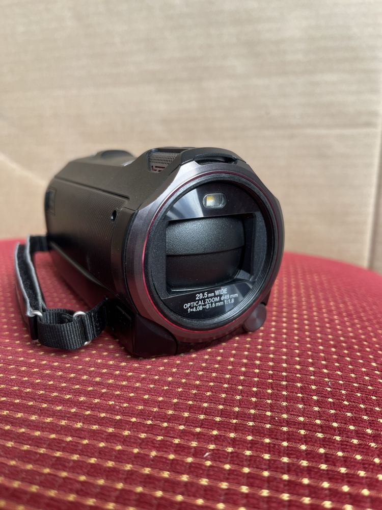 Відеокамера Panasonic HC V770
